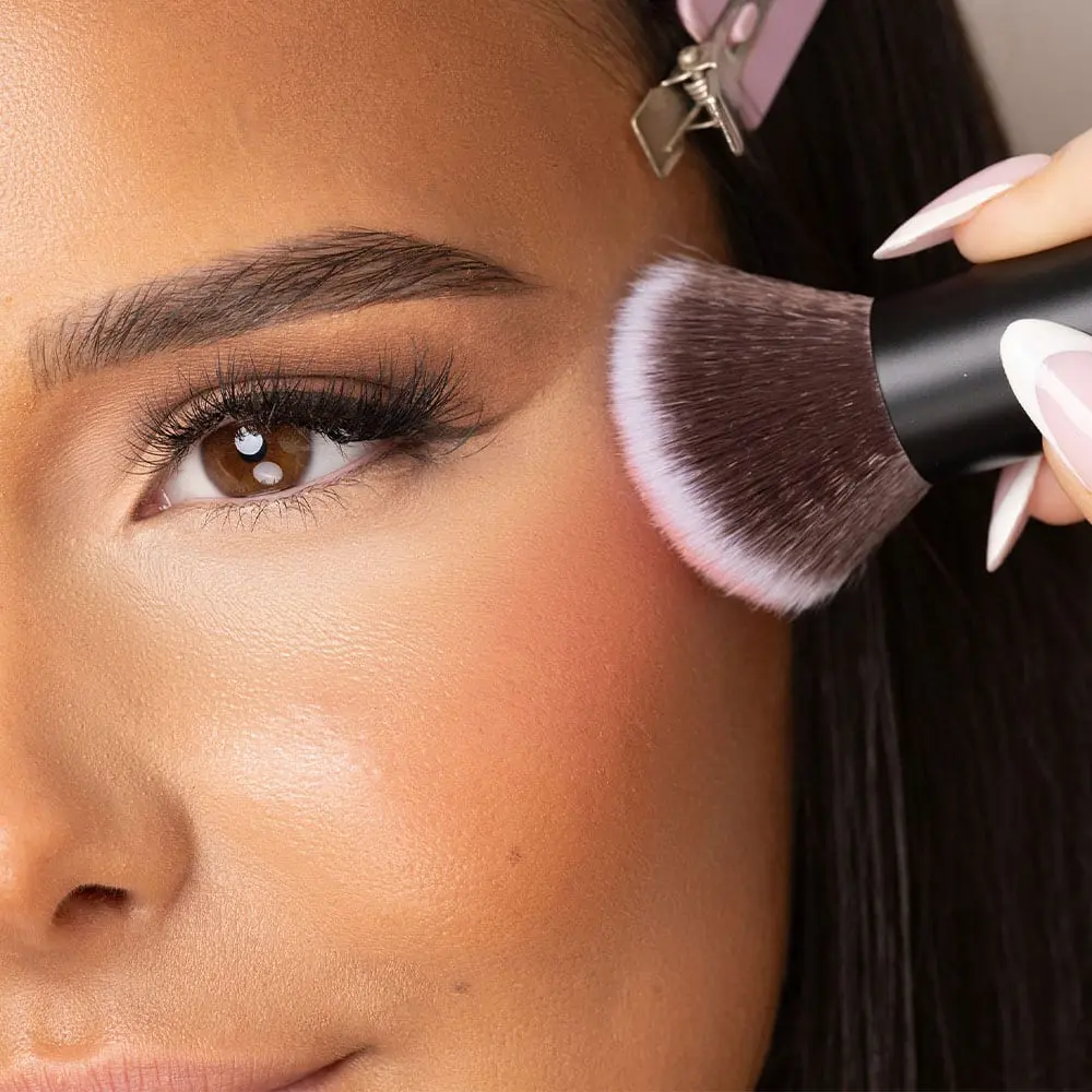 No. 7 Angled Blush Brush - Image 2